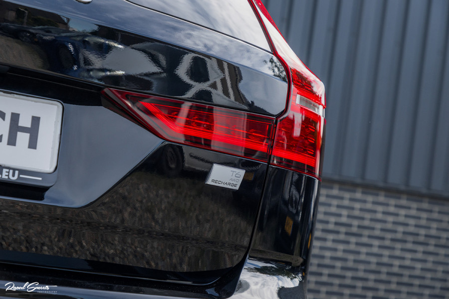 Volvo V60 2.0 T6 Plug-in hybrid AWD Plus Dark | Long range | Panorama dak | Bowers&Wilkins | Memory | stoel verkoeling |