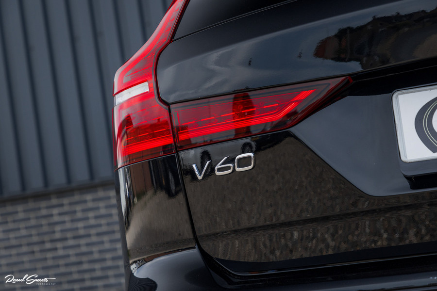 Volvo V60 2.0 T6 Plug-in hybrid AWD Plus Dark | Long range | Panorama dak | Bowers&Wilkins | Memory | stoel verkoeling |