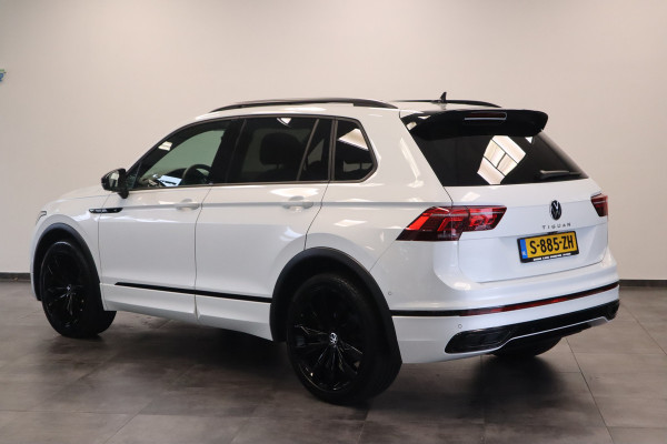 Volkswagen Tiguan 1.5 TSI R-Line Business+ BlackStyle Panoramadak IQ-light Harman/Kardon