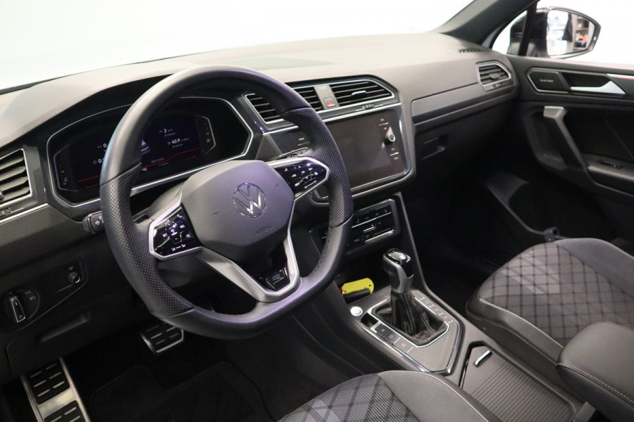 Volkswagen Tiguan 1.5 TSI R-Line Business+ BlackStyle Panoramadak IQ-light Harman/Kardon