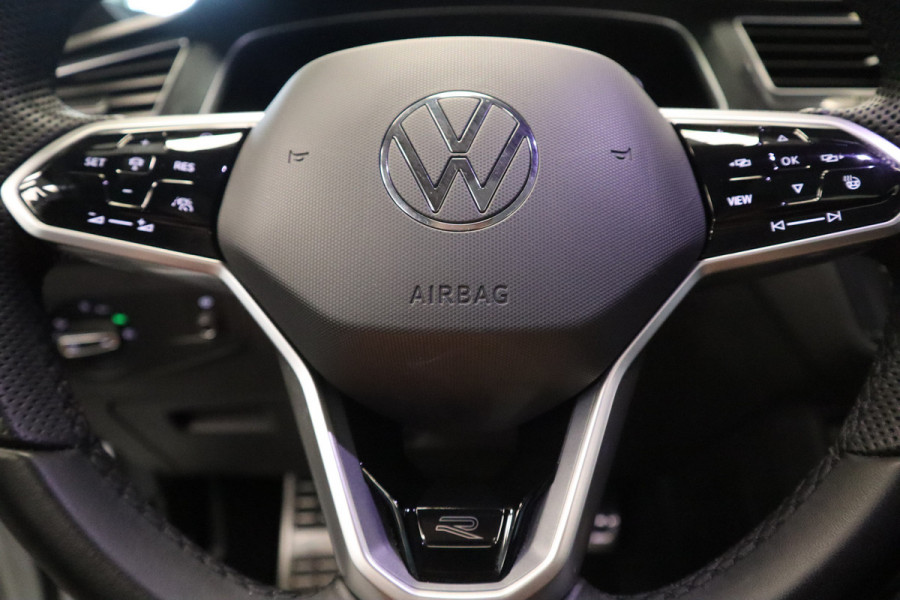 Volkswagen Tiguan 1.5 TSI R-Line Business+ BlackStyle Panoramadak IQ-light Harman/Kardon