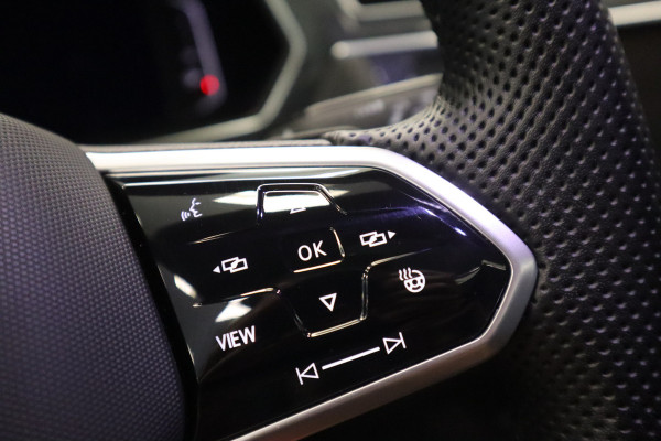 Volkswagen Tiguan 1.5 TSI R-Line Business+ BlackStyle Panoramadak IQ-light Harman/Kardon