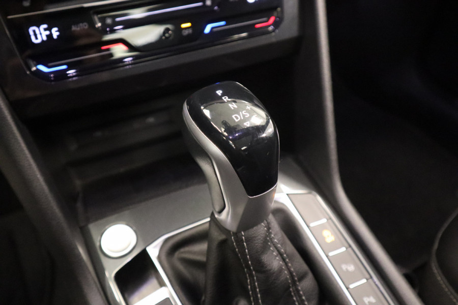 Volkswagen Tiguan 1.5 TSI R-Line Business+ BlackStyle Panoramadak IQ-light Harman/Kardon