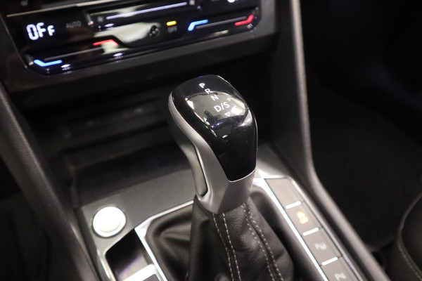 Volkswagen Tiguan 1.5 TSI R-Line Business+ BlackStyle Panoramadak IQ-light Harman/Kardon