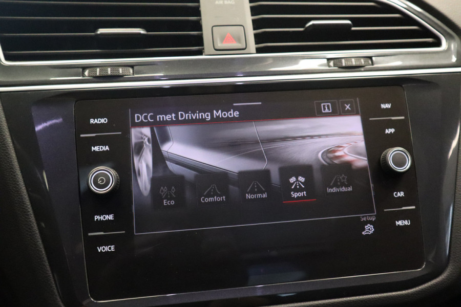 Volkswagen Tiguan 1.5 TSI R-Line Business+ BlackStyle Panoramadak IQ-light Harman/Kardon