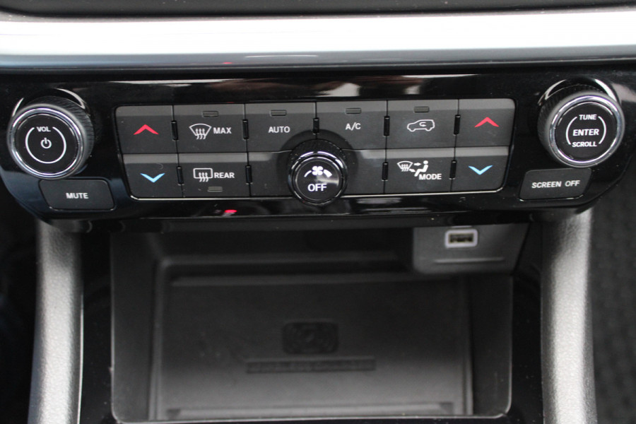 Jeep Compass 4xe 190 Plug-in Hybrid Electric Limited | Panoramadak | LED | Stoel/stuur verwarming Trekhaak | Rijdende auto niet altijd aanwezig
