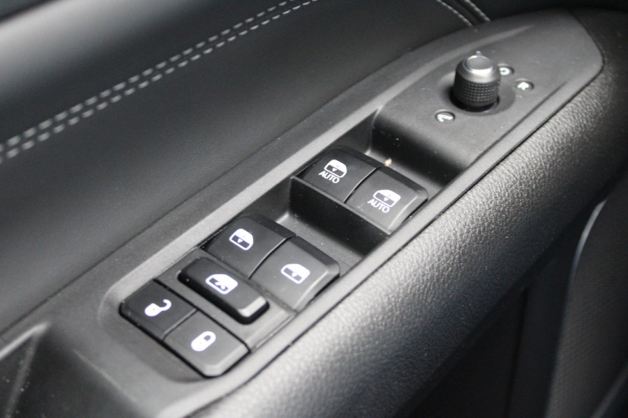Jeep Compass 4xe 190 Plug-in Hybrid Electric Limited | Panoramadak | LED | Stoel/stuur verwarming Trekhaak | Rijdende auto niet altijd aanwezig