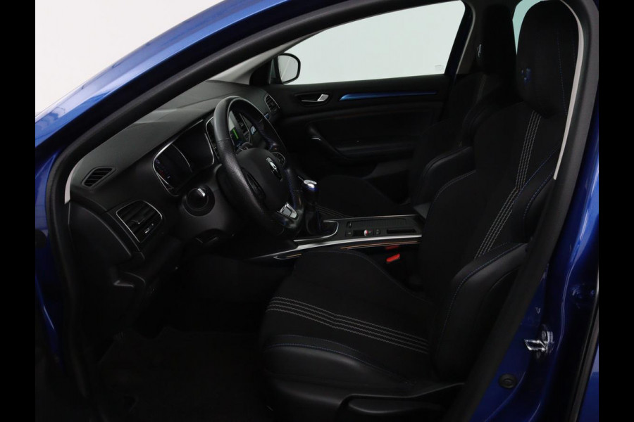 Renault Mégane 1.3 TCe GT-Line | Stoelverwarming | Head-Up | Camera | Trekhaak | Sportstoelen | Navigatie | Park Assist | Full LED | Keyless