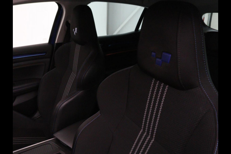 Renault Mégane 1.3 TCe GT-Line | Stoelverwarming | Head-Up | Camera | Trekhaak | Sportstoelen | Navigatie | Park Assist | Full LED | Keyless