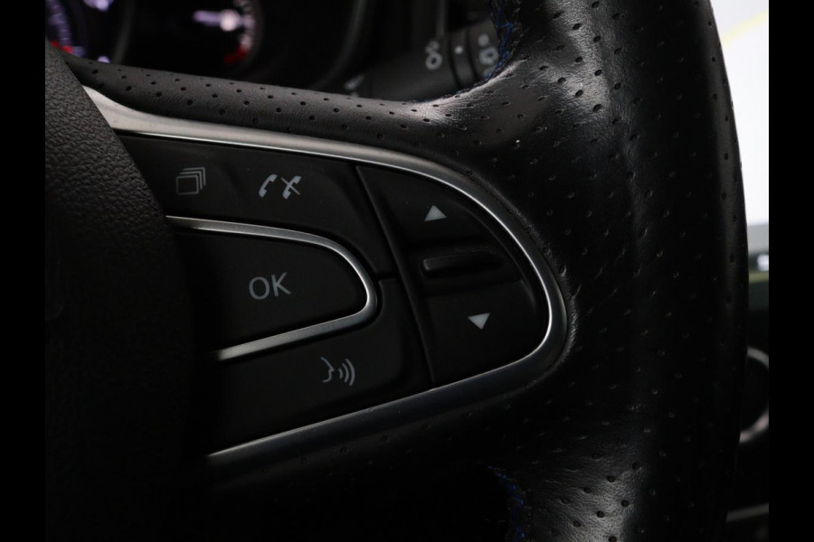 Renault Mégane 1.3 TCe GT-Line | Stoelverwarming | Head-Up | Camera | Trekhaak | Sportstoelen | Navigatie | Park Assist | Full LED | Keyless