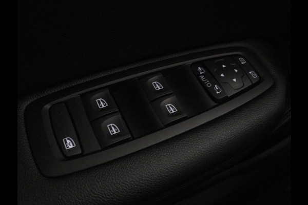 Renault Mégane 1.3 TCe GT-Line | Stoelverwarming | Head-Up | Camera | Trekhaak | Sportstoelen | Navigatie | Park Assist | Full LED | Keyless