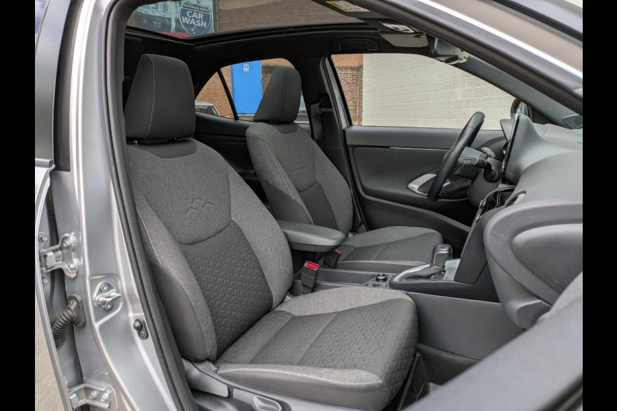Toyota Yaris Cross 1.5 Hybrid AWD|Panodak|Head-Up|Keyless-Entry|Trekhaak|Stoel/Stuurverwarming|Camera|22.500km