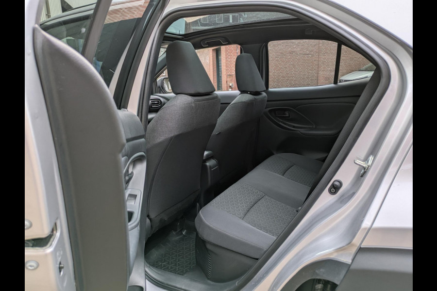 Toyota Yaris Cross 1.5 Hybrid AWD|Panodak|Head-Up|Keyless-Entry|Trekhaak|Stoel/Stuurverwarming|Camera|22.500km