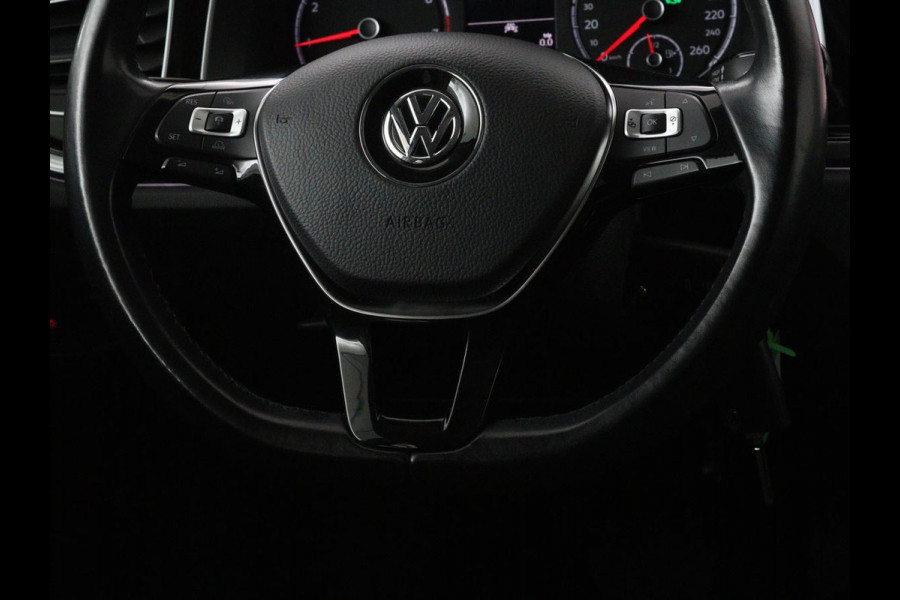 Volkswagen Polo 1.0 TSI R Line | Panoramadak | Stoelverwarming | Adaptive cruise | Climate control | Park Assist | Carplay | Navigatie