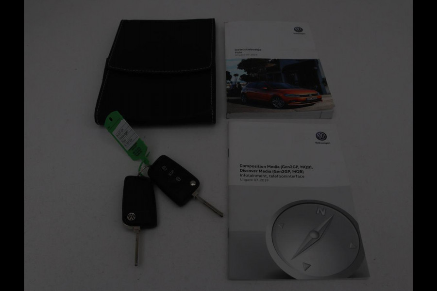 Volkswagen Polo 1.0 TSI R Line | Panoramadak | Stoelverwarming | Adaptive cruise | Climate control | Park Assist | Carplay | Navigatie