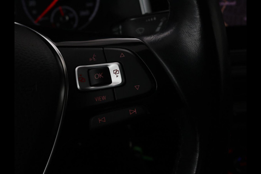 Volkswagen Polo 1.0 TSI R Line | Panoramadak | Stoelverwarming | Adaptive cruise | Climate control | Park Assist | Carplay | Navigatie