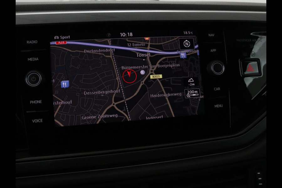 Volkswagen Polo 1.0 TSI R Line | Panoramadak | Stoelverwarming | Adaptive cruise | Climate control | Park Assist | Carplay | Navigatie