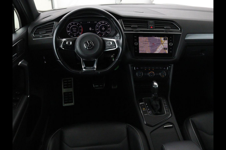 Volkswagen Tiguan 1.4 TSI R Line | Panoramadak | Leder | Stoelverwarming | Trekhaak | Carplay | 360 camera | Virtual Cockpit | Navigatie | Adaptive cruise | 19'' lichtmetalen velgen