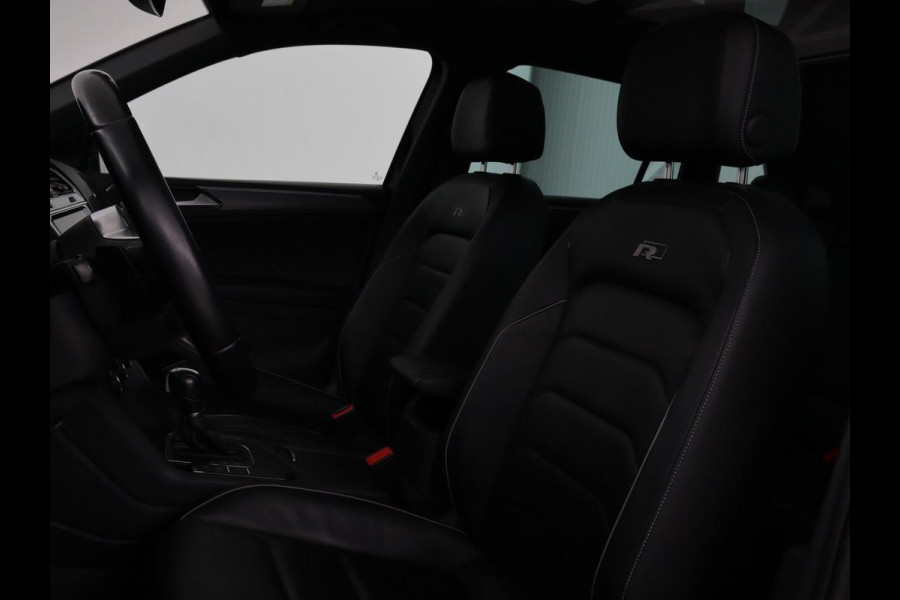 Volkswagen Tiguan 1.4 TSI R Line | Panoramadak | Leder | Stoelverwarming | Trekhaak | Carplay | 360 camera | Virtual Cockpit | Navigatie | Adaptive cruise | 19'' lichtmetalen velgen