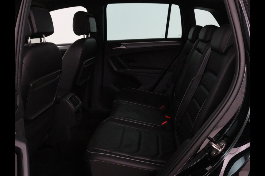Volkswagen Tiguan 1.4 TSI R Line | Panoramadak | Leder | Stoelverwarming | Trekhaak | Carplay | 360 camera | Virtual Cockpit | Navigatie | Adaptive cruise | 19'' lichtmetalen velgen