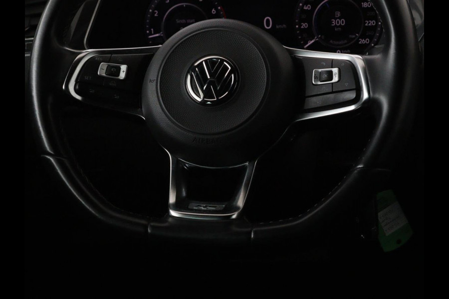 Volkswagen Tiguan 1.4 TSI R Line | Panoramadak | Leder | Stoelverwarming | Trekhaak | Carplay | 360 camera | Virtual Cockpit | Navigatie | Adaptive cruise | 19'' lichtmetalen velgen