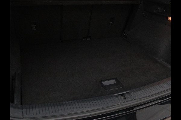 Volkswagen Tiguan 1.4 TSI R Line | Panoramadak | Leder | Stoelverwarming | Trekhaak | Carplay | 360 camera | Virtual Cockpit | Navigatie | Adaptive cruise | 19'' lichtmetalen velgen