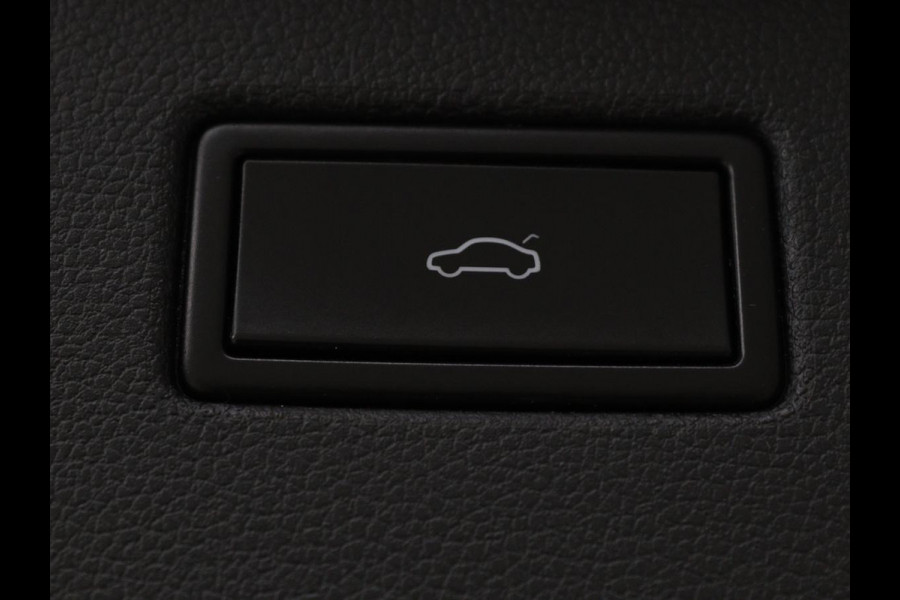 Volkswagen Tiguan 1.4 TSI R Line | Panoramadak | Leder | Stoelverwarming | Trekhaak | Carplay | 360 camera | Virtual Cockpit | Navigatie | Adaptive cruise | 19'' lichtmetalen velgen