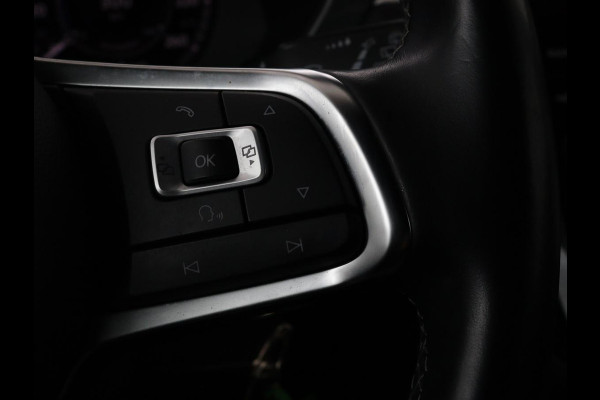 Volkswagen Tiguan 1.4 TSI R Line | Panoramadak | Leder | Stoelverwarming | Trekhaak | Carplay | 360 camera | Virtual Cockpit | Navigatie | Adaptive cruise | 19'' lichtmetalen velgen