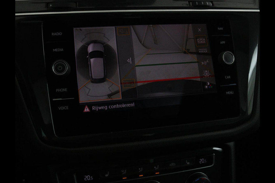 Volkswagen Tiguan 1.4 TSI R Line | Panoramadak | Leder | Stoelverwarming | Trekhaak | Carplay | 360 camera | Virtual Cockpit | Navigatie | Adaptive cruise | 19'' lichtmetalen velgen