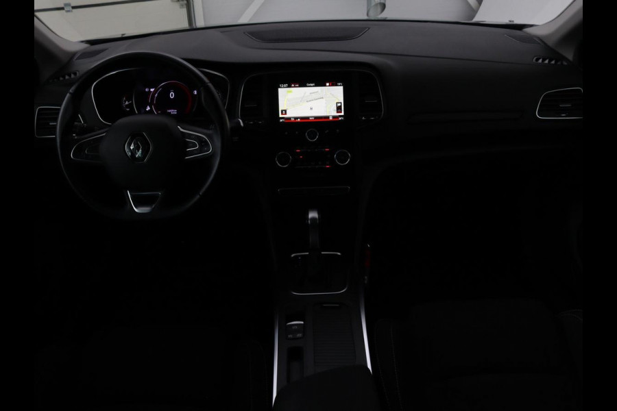 Renault Mégane 1.3 TCe Limited | Trekhaak | Navigatie | Keyless | Climate control | Parkeerhulp | Cruise control | Bluetooth | DAB