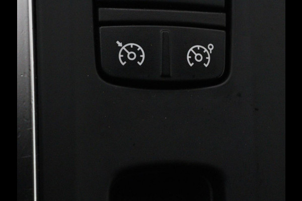 Renault Mégane 1.3 TCe Limited | Trekhaak | Navigatie | Keyless | Climate control | Parkeerhulp | Cruise control | Bluetooth | DAB