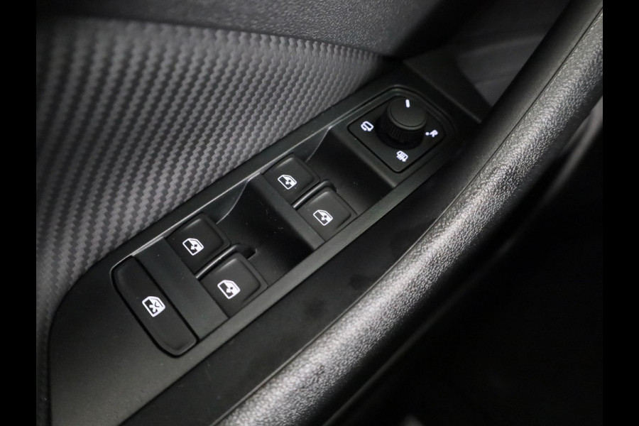 Škoda Kamiq 1.0 TSI Monte Carlo 115pk DSG-7 | Navigatiepakket | 18 inch | Adaptive Cruise | Dode hoek sensoren | Panoramadak | Stoelverwarming