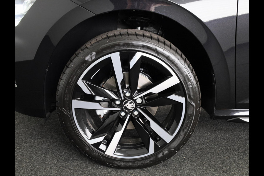 Škoda Kamiq 1.0 TSI Monte Carlo 115pk DSG-7 | Navigatiepakket | 18 inch | Adaptive Cruise | Dode hoek sensoren | Panoramadak | Stoelverwarming