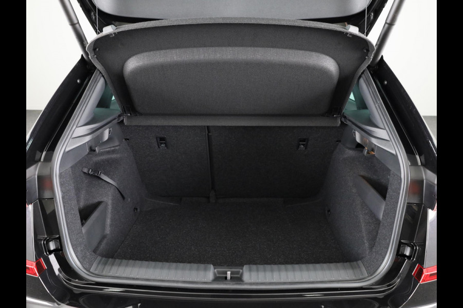 Škoda Kamiq 1.0 TSI Monte Carlo 115pk DSG-7 | Navigatiepakket | 18 inch | Adaptive Cruise | Dode hoek sensoren | Panoramadak | Stoelverwarming