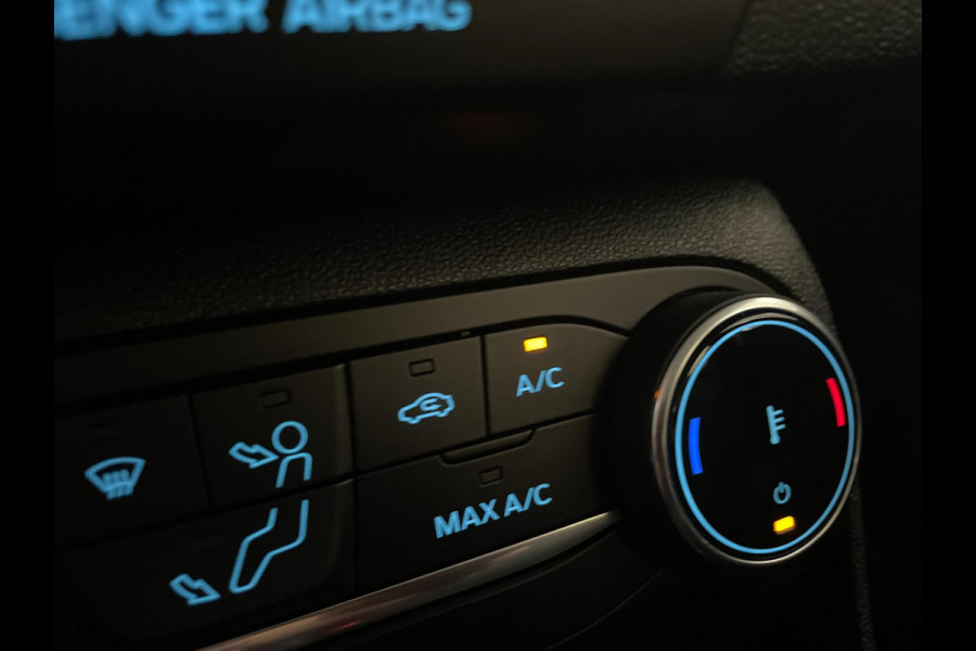 Ford Fiesta 1.0 EcoBoost Hybrid AIRCO NAVI CRUISE ELEK RAMEN CENT VERG VELGEN 5 DEURS PRIVACYGLAS ZEER NETTE AUTO