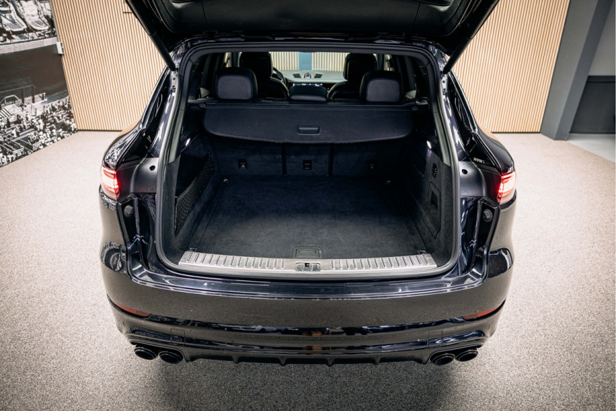 Porsche Cayenne 3.0 | Burmester | sportuitlaat | Pano | 360 camera | Stoelverwarming en ventilatie |