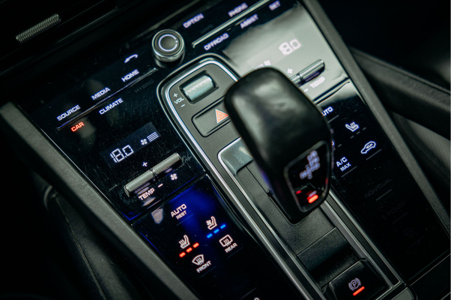 Porsche Cayenne 3.0 | Burmester | sportuitlaat | Pano | 360 camera | Stoelverwarming en ventilatie |