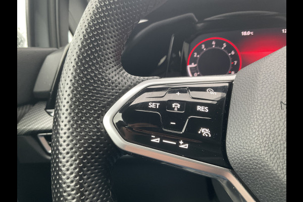 Volkswagen Golf 1.5 eTSI R-Line Business+ Automaat Adap.Cruise Stoel/Stuurverw Led Sfeerverlichting!