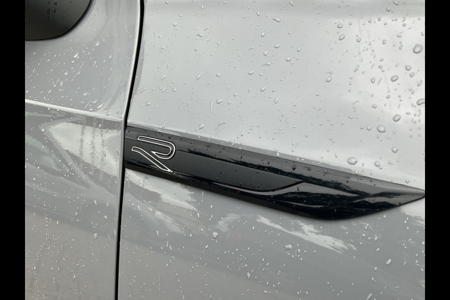 Volkswagen Golf 1.5 eTSI R-Line Business+ Automaat Adap.Cruise Stoel/Stuurverw Led Sfeerverlichting!