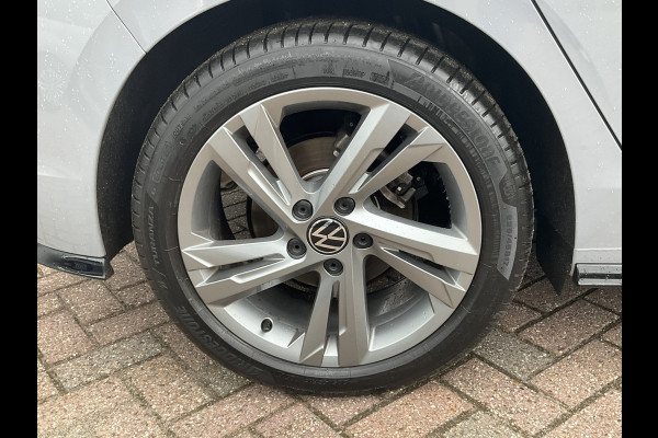 Volkswagen Golf 1.5 eTSI R-Line Business+ Automaat Adap.Cruise Stoel/Stuurverw Led Sfeerverlichting!