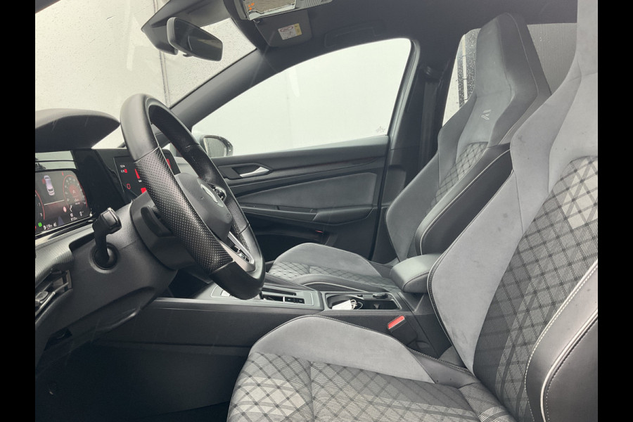 Volkswagen Golf 1.5 eTSI R-Line Business+ Automaat Adap.Cruise Stoel/Stuurverw Led Sfeerverlichting!