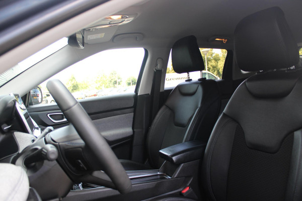 Jeep Compass 1.3T LONGITUDE AUTOMAAT | NAVIGATIE | ACHTERUITRIJCAMERA | PARKEERSENSOREN | APPLE CARPLAY / ANDROID AUTO | LICHTMETALEN VELGEN | LED KOPLAMPEN | LED MISTLAMPEN | ADAPTIVE CRUISE CONTROL | KEYLESS ENTRY / START | DRAADLOOS TELEFOONLADER | CLIMATE CONTROL |