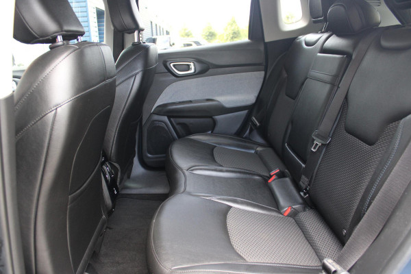 Jeep Compass 1.3T LONGITUDE AUTOMAAT | NAVIGATIE | ACHTERUITRIJCAMERA | PARKEERSENSOREN | APPLE CARPLAY / ANDROID AUTO | LICHTMETALEN VELGEN | LED KOPLAMPEN | LED MISTLAMPEN | ADAPTIVE CRUISE CONTROL | KEYLESS ENTRY / START | DRAADLOOS TELEFOONLADER | CLIMATE CONTROL |