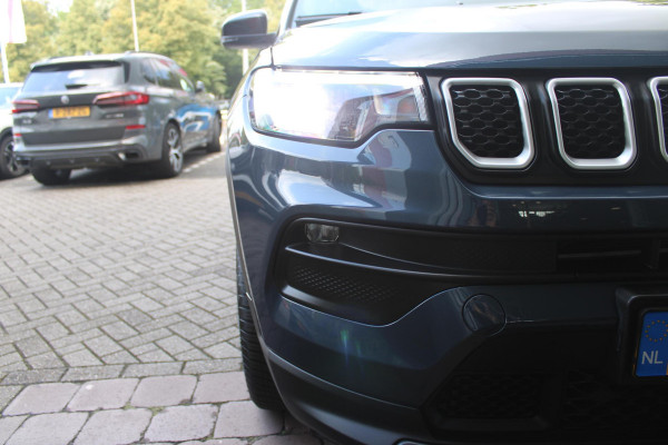 Jeep Compass 1.3T LONGITUDE AUTOMAAT | NAVIGATIE | ACHTERUITRIJCAMERA | PARKEERSENSOREN | APPLE CARPLAY / ANDROID AUTO | LICHTMETALEN VELGEN | LED KOPLAMPEN | LED MISTLAMPEN | ADAPTIVE CRUISE CONTROL | KEYLESS ENTRY / START | DRAADLOOS TELEFOONLADER | CLIMATE CONTROL |