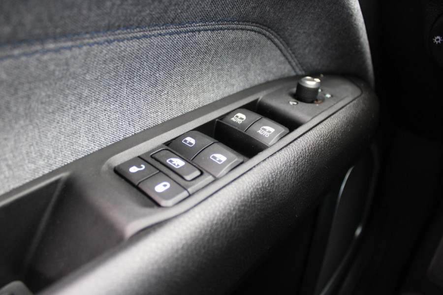 Jeep Compass 1.3T LONGITUDE AUTOMAAT | NAVIGATIE | ACHTERUITRIJCAMERA | PARKEERSENSOREN | APPLE CARPLAY / ANDROID AUTO | LICHTMETALEN VELGEN | LED KOPLAMPEN | LED MISTLAMPEN | ADAPTIVE CRUISE CONTROL | KEYLESS ENTRY / START | DRAADLOOS TELEFOONLADER | CLIMATE CONTROL |