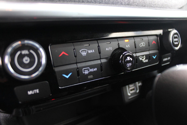 Jeep Compass 1.3T LONGITUDE AUTOMAAT | NAVIGATIE | ACHTERUITRIJCAMERA | PARKEERSENSOREN | APPLE CARPLAY / ANDROID AUTO | LICHTMETALEN VELGEN | LED KOPLAMPEN | LED MISTLAMPEN | ADAPTIVE CRUISE CONTROL | KEYLESS ENTRY / START | DRAADLOOS TELEFOONLADER | CLIMATE CONTROL |