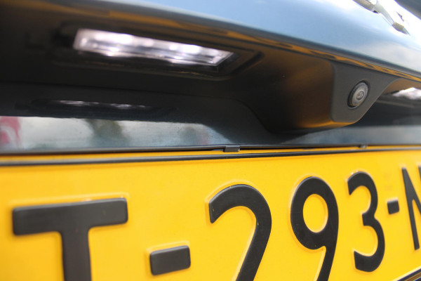 Jeep Compass 1.3T LONGITUDE AUTOMAAT | NAVIGATIE | ACHTERUITRIJCAMERA | PARKEERSENSOREN | APPLE CARPLAY / ANDROID AUTO | LICHTMETALEN VELGEN | LED KOPLAMPEN | LED MISTLAMPEN | ADAPTIVE CRUISE CONTROL | KEYLESS ENTRY / START | DRAADLOOS TELEFOONLADER | CLIMATE CONTROL |