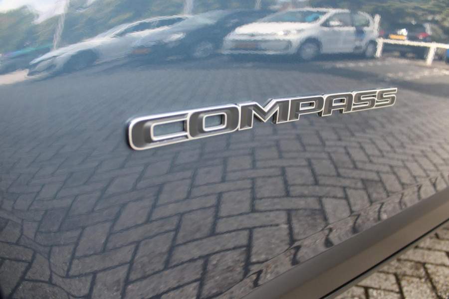 Jeep Compass 1.3T LONGITUDE AUTOMAAT | NAVIGATIE | ACHTERUITRIJCAMERA | PARKEERSENSOREN | APPLE CARPLAY / ANDROID AUTO | LICHTMETALEN VELGEN | LED KOPLAMPEN | LED MISTLAMPEN | ADAPTIVE CRUISE CONTROL | KEYLESS ENTRY / START | DRAADLOOS TELEFOONLADER | CLIMATE CONTROL |