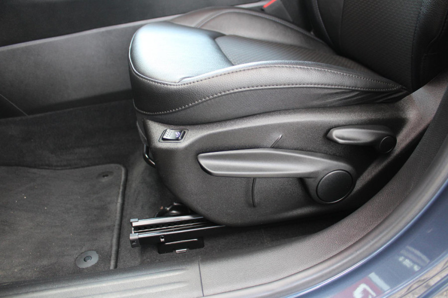 Jeep Compass 1.3T LONGITUDE AUTOMAAT | NAVIGATIE | ACHTERUITRIJCAMERA | PARKEERSENSOREN | APPLE CARPLAY / ANDROID AUTO | LICHTMETALEN VELGEN | LED KOPLAMPEN | LED MISTLAMPEN | ADAPTIVE CRUISE CONTROL | KEYLESS ENTRY / START | DRAADLOOS TELEFOONLADER | CLIMATE CONTROL |