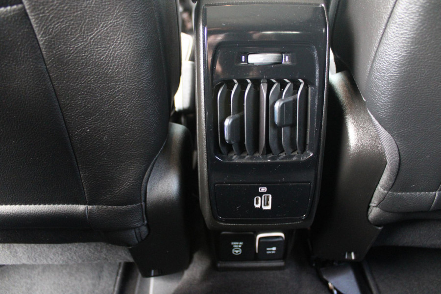 Jeep Compass 1.3T LONGITUDE AUTOMAAT | NAVIGATIE | ACHTERUITRIJCAMERA | PARKEERSENSOREN | APPLE CARPLAY / ANDROID AUTO | LICHTMETALEN VELGEN | LED KOPLAMPEN | LED MISTLAMPEN | ADAPTIVE CRUISE CONTROL | KEYLESS ENTRY / START | DRAADLOOS TELEFOONLADER | CLIMATE CONTROL |